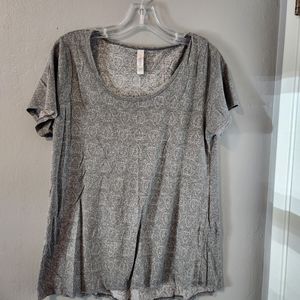Lularoe classic tee